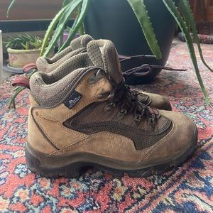 Columbia Women’s Hiking Boot Size 8.5